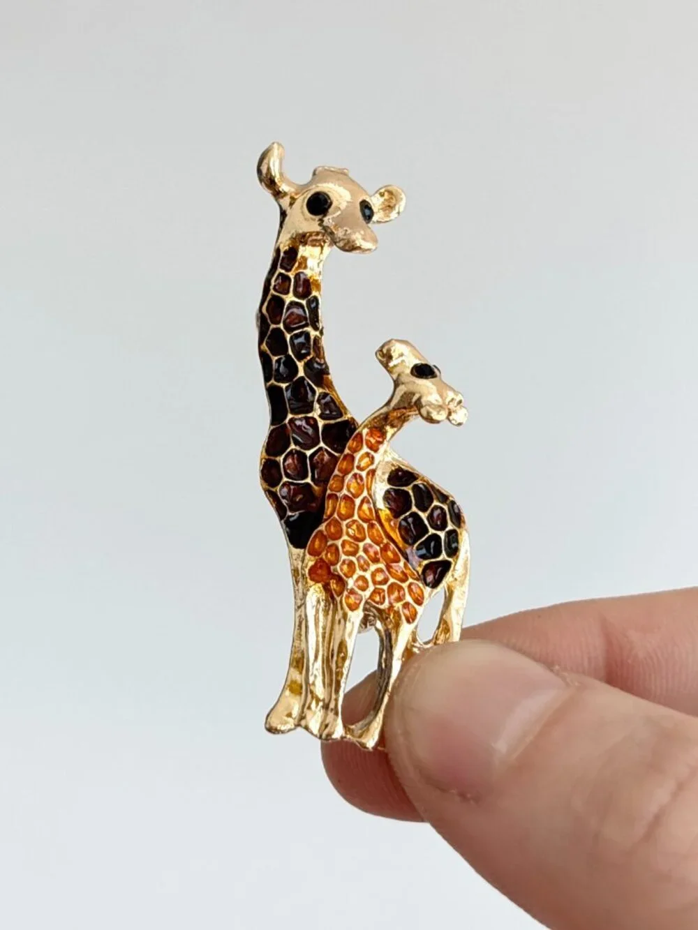 Giraffe Figural Mom & Baby Animal Enameled Gold Toned Vintage Insp Brooch Pin
